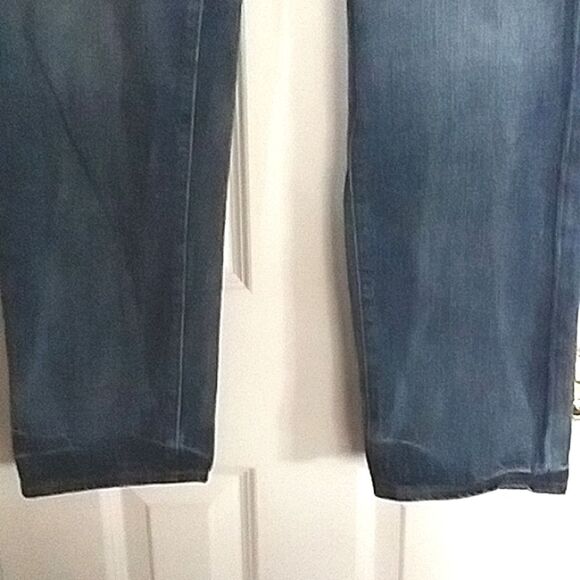 American Eagle Ex- Boyfriend Jeans Distressed Medium Wash - Picture 4 of 11